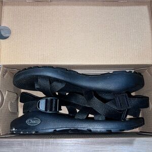 ✨Women’s Chaco Classic Black Strapped Sandals - Size 8